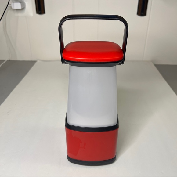 Energizer Weather Ready 500 Lumens Red Emergency Lantern Camping Light - Picture 3 of 9
